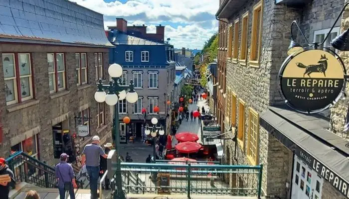 Stroll through Quartier Petit Champlain