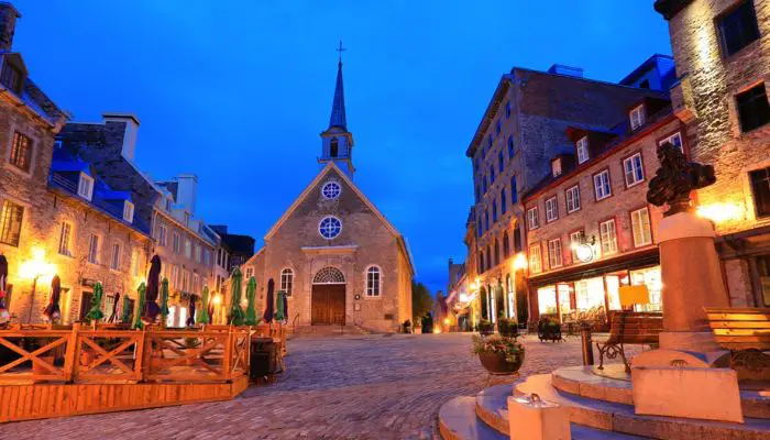 Wander through Place Royale